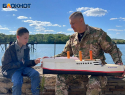 Будущий инженер: мальчик из Донецка подарил кораблик Морскому институту в Севастополе