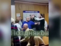 Мужчина кавказской внешности накинулся на инвалида и медработника в очереди за талоном в поликлинике Донецка