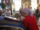 Ковчег с мощами Святого Георгия Победоносца доставили в переживший обстрелы ВСУ собор Мариуполя 