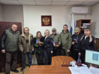 Жителям освобожденной Красногоровки вручили паспорта РФ в Кировском районе Донецка