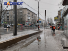 Донецк и всю ДНР накрыл сильный гололед: люди не ходят, а катятся