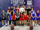 Женская команда из ДНР взяла серебро соревнований ЮФО по тяжёлой атлетике