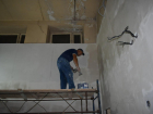 Строители Амурской области продолжают ремонтировать «Теремок» в Амвросиевке 