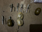 «Запас» боеприпасов и наркотиков хранил у себя дома 36-летний житель Донецка