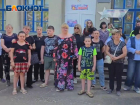 «Спасите нашу единственную школу»: родители и учителя просят власти не закрывать школу №35 в Горловке