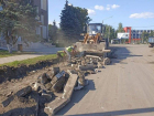  Суровые челябинские дорожники ремонтируют дороги в прифронтовом городе ДНР Ясиноватая