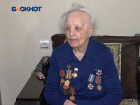 Донецкие активисты поздравили 100-летнего ветерана ВОВ с годовщиной Великой Победы