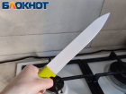 В Донецке внук напал на своего деда с ножом и потребовал 4 тысячи рублей