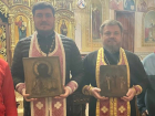 Один из самых разрушенных соборов Мариуполя получил в дар старинные иконы