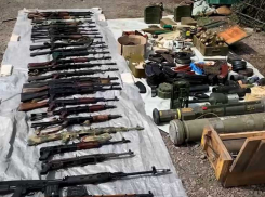 Заминированный склад: ФСБ РФ по ДНР обнаружили Селидово схрон укронацистов