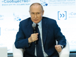 Владимир Путин  попросил общественников ДНР контролировать расходы средств, выделенных на развитие территорий