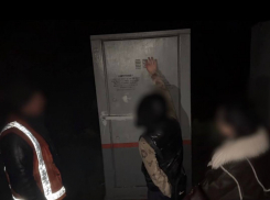 Подростков из Макеевки задержали при попытке поджога релейного шкафа по наводке из Украины