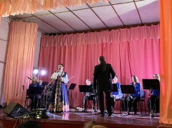 Ансамбль «Донбасс» гастролирует по ДНР с концертами для школьников