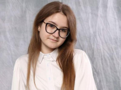 Окончила школу с медалью «За особые успехи в учении»: дончанка Мария Тивикова сдала ЕГЭ по обществознанию на 100 баллов 