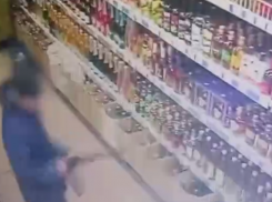 Беспорядочную стрельбу устроил неизвестный в супермаркете Донецка