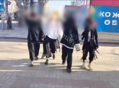 Полиция нашла подростков, «зиговавших» в центре Макеевки, ДНР