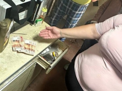 Безработная дончанка украла из квартиры знакомой полмиллиона и золото