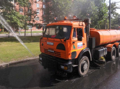 В администрации Донецка рассказали, какой водой проводится полив клумб мытье дорог