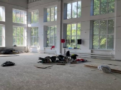 В Торезе ДНР российские строители восстанавливают детскую спортивную школу 