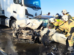 Страшная авария под Донецком в хлам смяла 3 машины и унесла жизнь человека