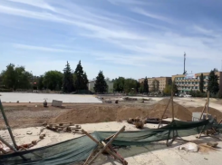 Центральную площадь в Амвросиевке восстанавливают силами Амурской области