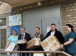 Итальянские волонтеры и Русская гуманитарная миссия привезли в ДНР медтехнику