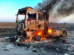 На трассе Донецк - Мариуполь сгорел бензовоз