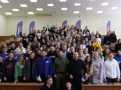 Одна из самых масштабных организаций ДНР - «Молодая Республика», отметила 9-летие со дня создания