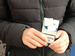  В Мариуполе 19-летняя девушка торговала нелегальной табачной продукцией