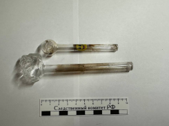 Жительница Макеевки угостила подростка наркотиками и попала под 2 статьи 