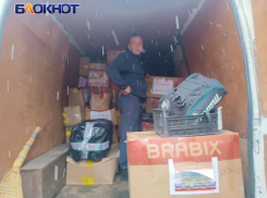 Волонтеры из Ленобласти доставили к новому году подарки для детей, стариков и инвалидов в ДНР