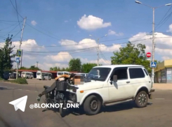 Момент ДТП с подростком на скутере и Нивой в Ханженково попал на видео