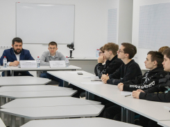 Партия «Новые люди» провела круглый стол о развитии молодёжного предпринимательства в ДНР