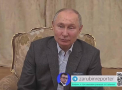 Владимир Путин посетил военных в госпитале Вишневского