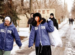 Молодежь Донецка привела в порядок 30 могил солдат, погибших в годы ВОВ