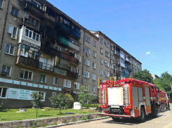 Трех пожилых женщин вытащили из огненного капкана спасатели ДНР при пожаре в Зугрэсе