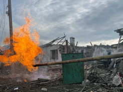 В ДНР пожарные спасли пенсионерку из-под завалов здания, разрушенного ВСУ 