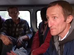 «Мобилку азовцам* не отдал, так они мне все зубы выбили»: беженец из Украинска о зверствах ВСУ