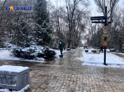 Дороги Донецка от снега чистят 65 единиц дорожной техники и 164 человека