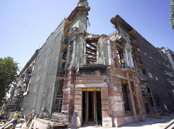 Исторический центр Мариуполя начали восстанавливать: реконструируют Дом Юрьева