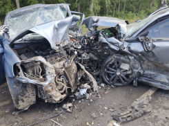 Смертельное ДТП в ДНР: при столкновении легковушек погибли 2 человека