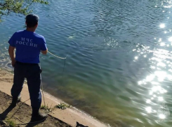 Отец нашел сына и племянника утонувшими: в ДНР два ребенка отправились на рыбалку и не вернулись