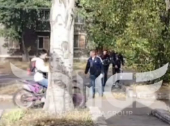 «Носятся по тротуарам»: по жалобам жителей Горловки полиция проверяет юных питбайкеров