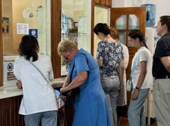 В ДНР создадут муниципальные штабы для решения проблем с очередями в больницах