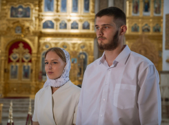 Влюблённая пара из Донецка крестилась в День семьи, любви и верности