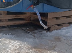 Водная катастрофа в ДНР: пустые обледенелые бочки и сухие краны