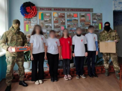 Мир не без добрых росгвардейцев: в ДНР бойцы помогли детскому саду, школе и семье с инвалидом