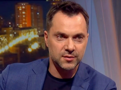 В Киеве ищут варианты, как красиво обойти запрет Зеленского на переговоры с Россией: Алексей Арестович* дал расклад