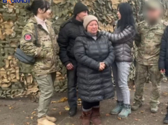 Военкоры и бойцы помогли семье из Цукурино в ДНР в эвакуации и воссоединении