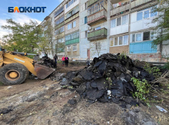 Демонтированную крышу возле дома в Зугрэс убрали спустя 2 месяца, сразу после визита журналистов «Блокнот»